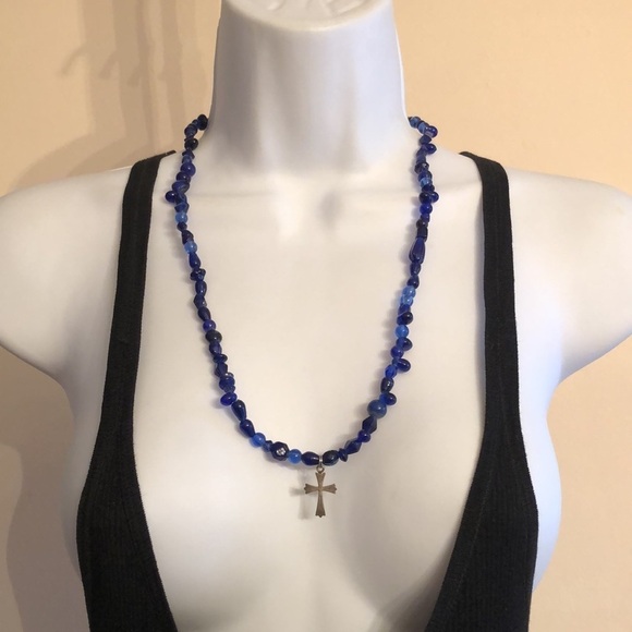 VINTAGE artisan cobalt blue art glass necklace with cross pendant - Picture 4 of 5